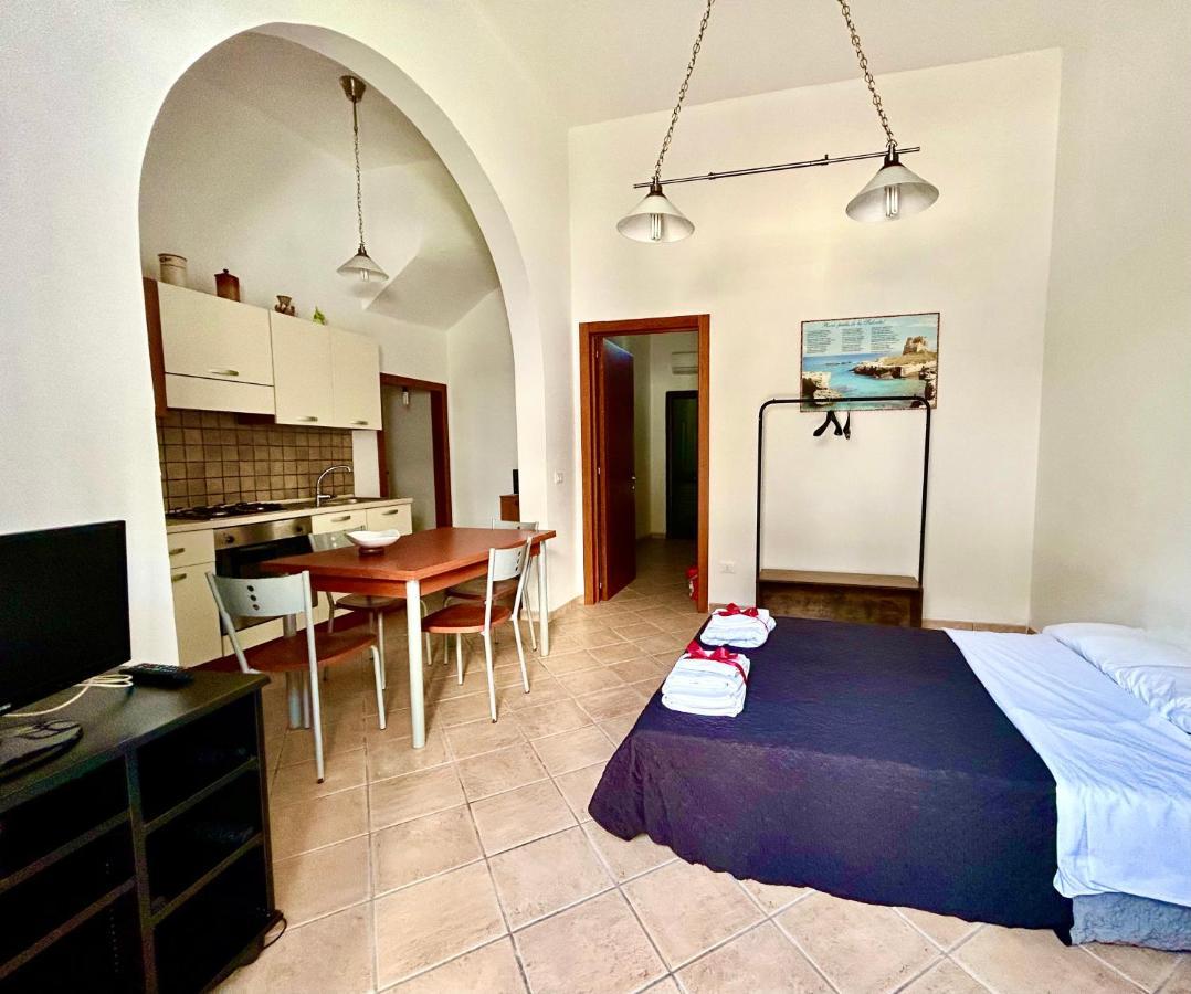 Suite Le Due Sorelle Torre dell'Orso Exterior foto
